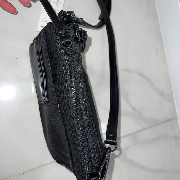 Calvin Klein Crossbody Bag - Picture 4 of 7